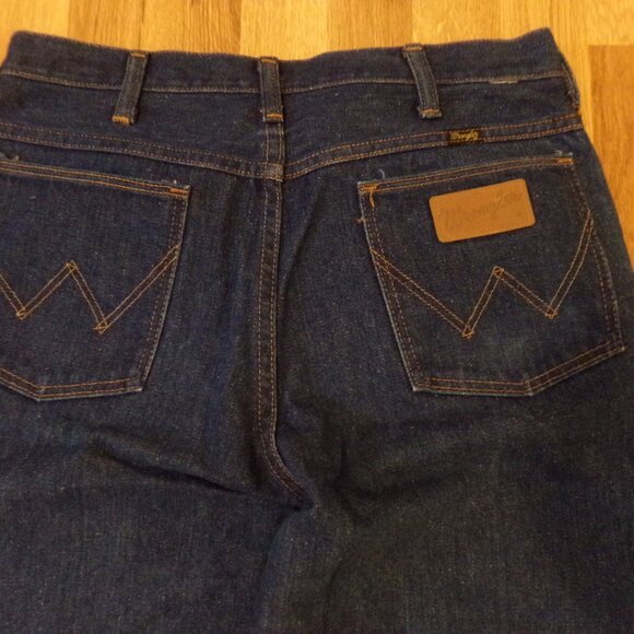 Men's Wrangler Denim Jeans 33x30'' Dark Wash - Picture 2 of 13